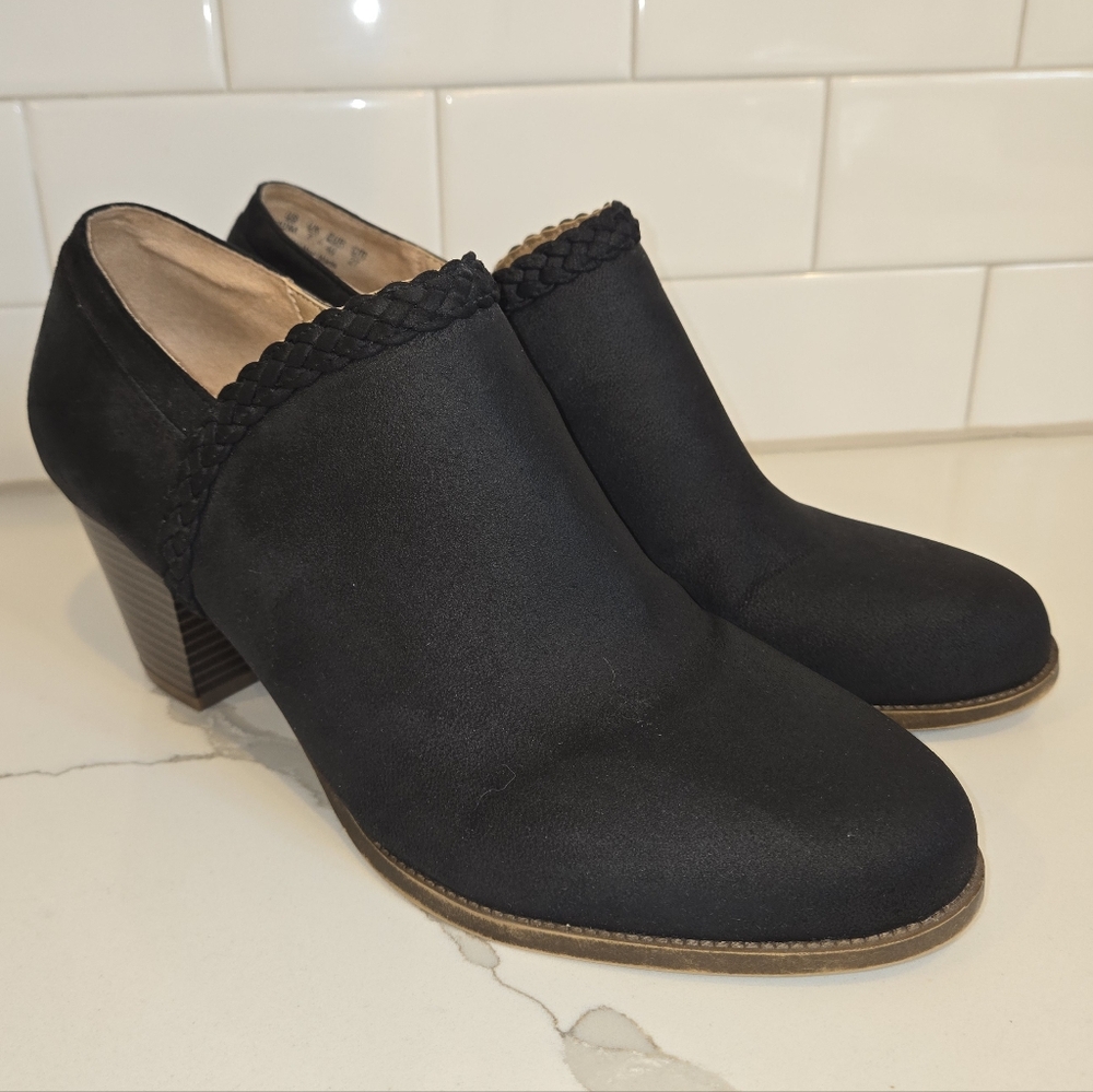 Life Stride Velocity 2.0 Black Jacinda Faux Suede Bootie Size 10M